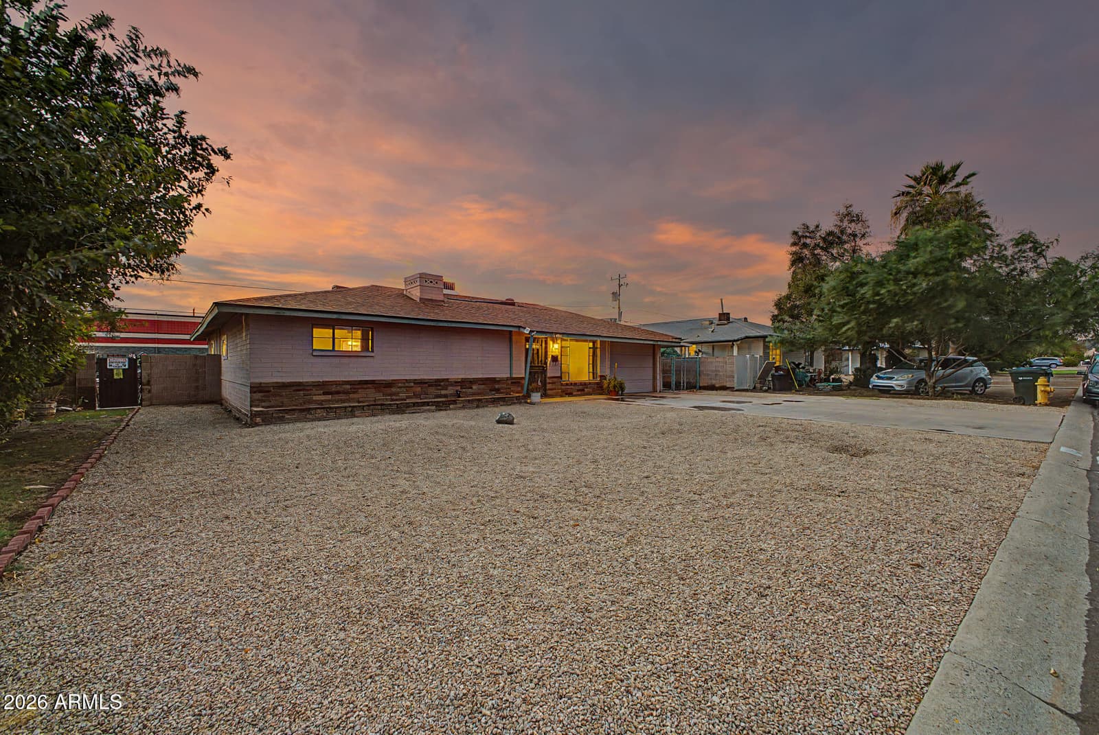 8514 N 8TH Street, Phoenix, AZ 85020 — photo 5 of 33