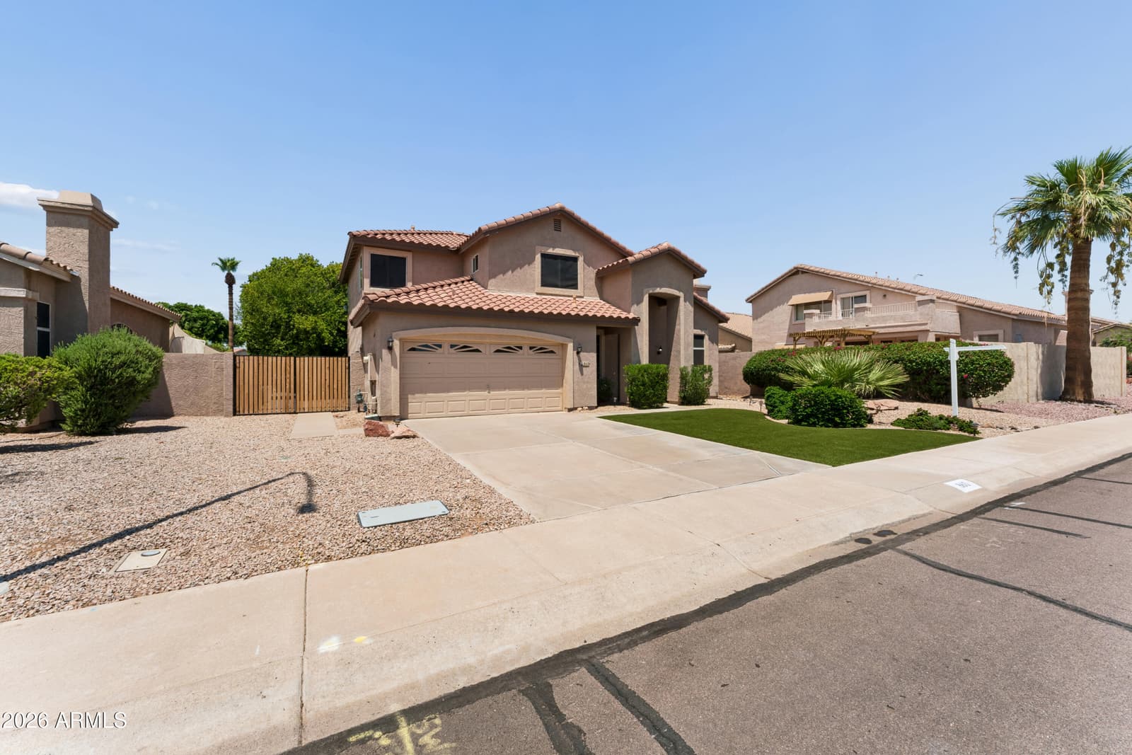 860 N WOODBURNE Drive, Chandler, AZ 85224 — photo 4 of 83