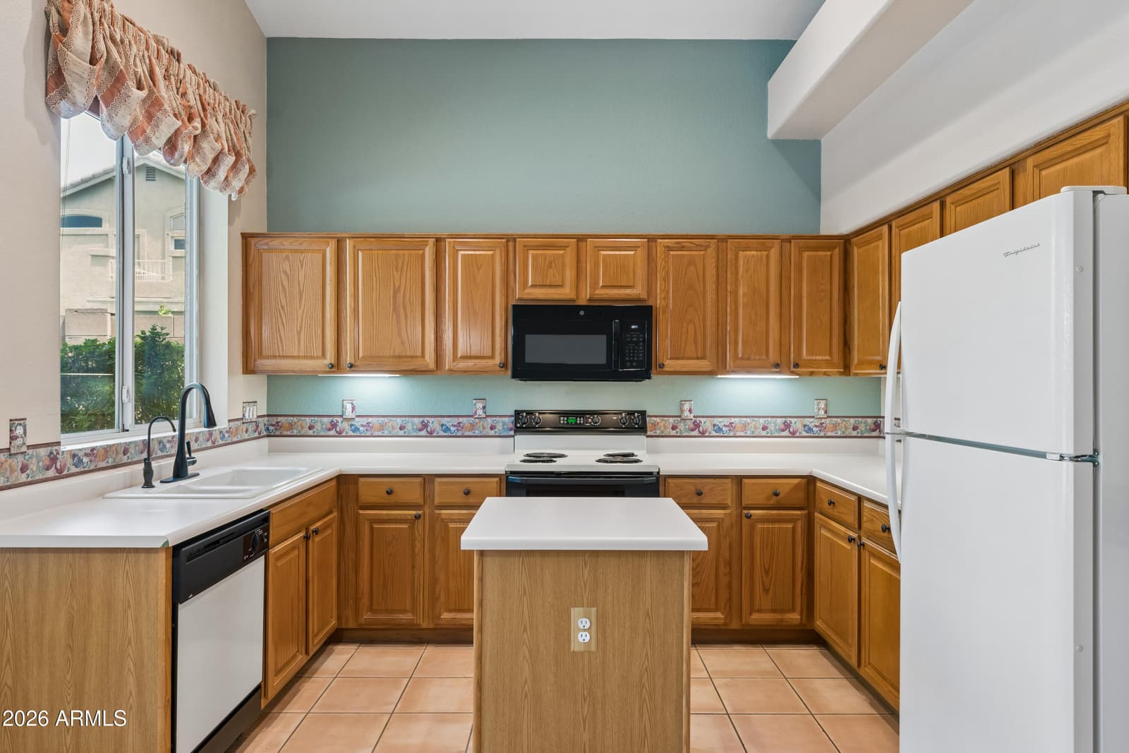 860 N WOODBURNE Drive, Chandler, AZ 85224 — photo 19 of 83