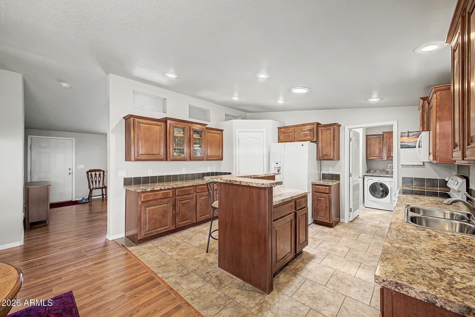 7505 E Balmoral Avenue, Mesa, AZ 85208 — photo 3 of 33
