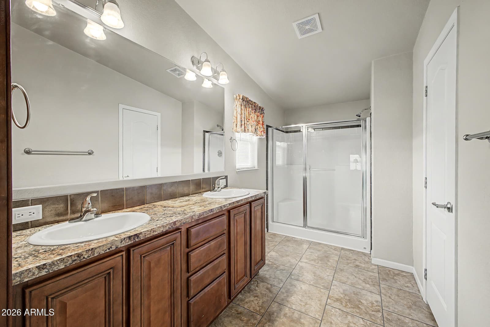 7505 E Balmoral Avenue, Mesa, AZ 85208 — photo 4 of 33