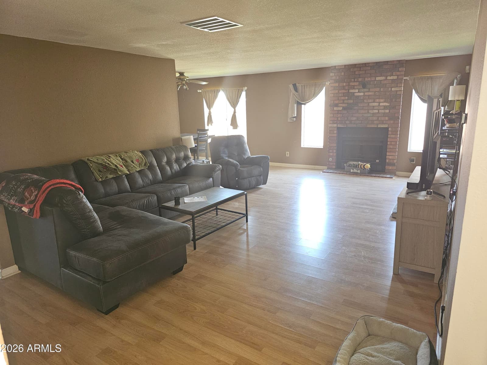 831 N BUCKHORN Place, Sierra Vista, AZ 85635 — photo 4 of 38