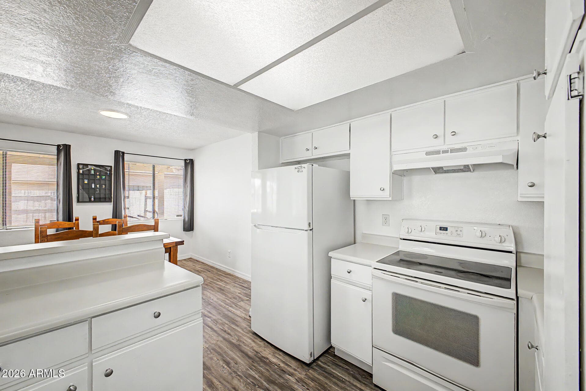 8854 W FAIRMOUNT Avenue, Phoenix, AZ 85037 — photo 11 of 24