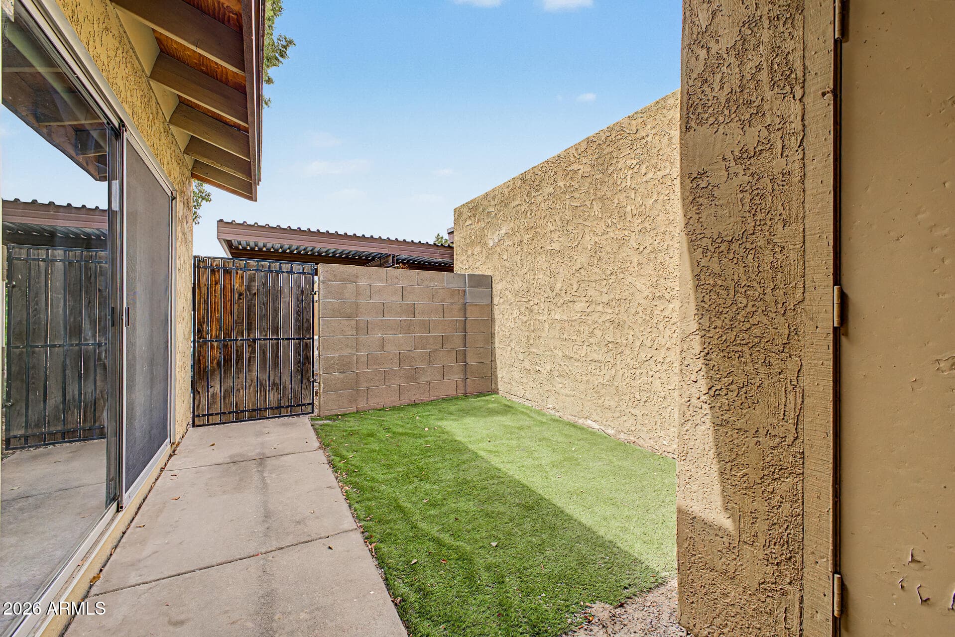 827 S HACIENDA Drive, Tempe, AZ 85281 — photo 14 of 22