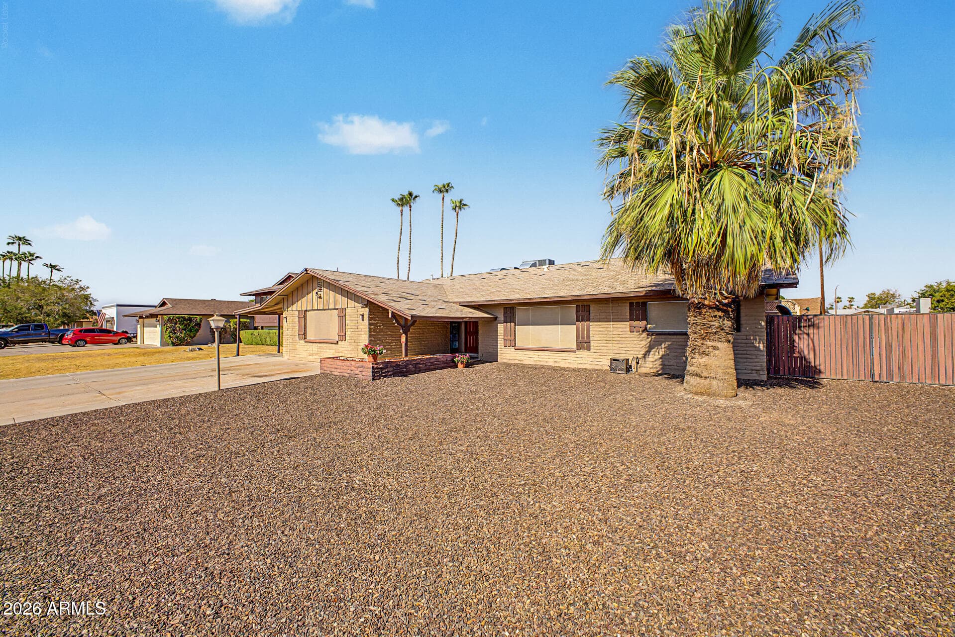 13823 N 34TH Avenue, Phoenix, AZ 85053 — photo 4 of 31