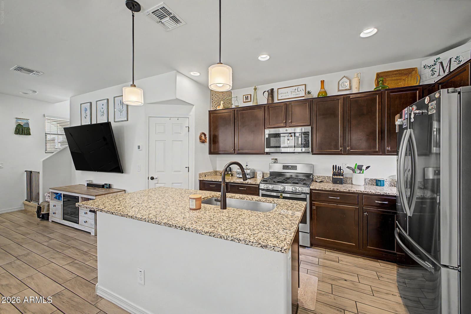 1659 S 82ND Place, Mesa, AZ 85209 — photo 9 of 29