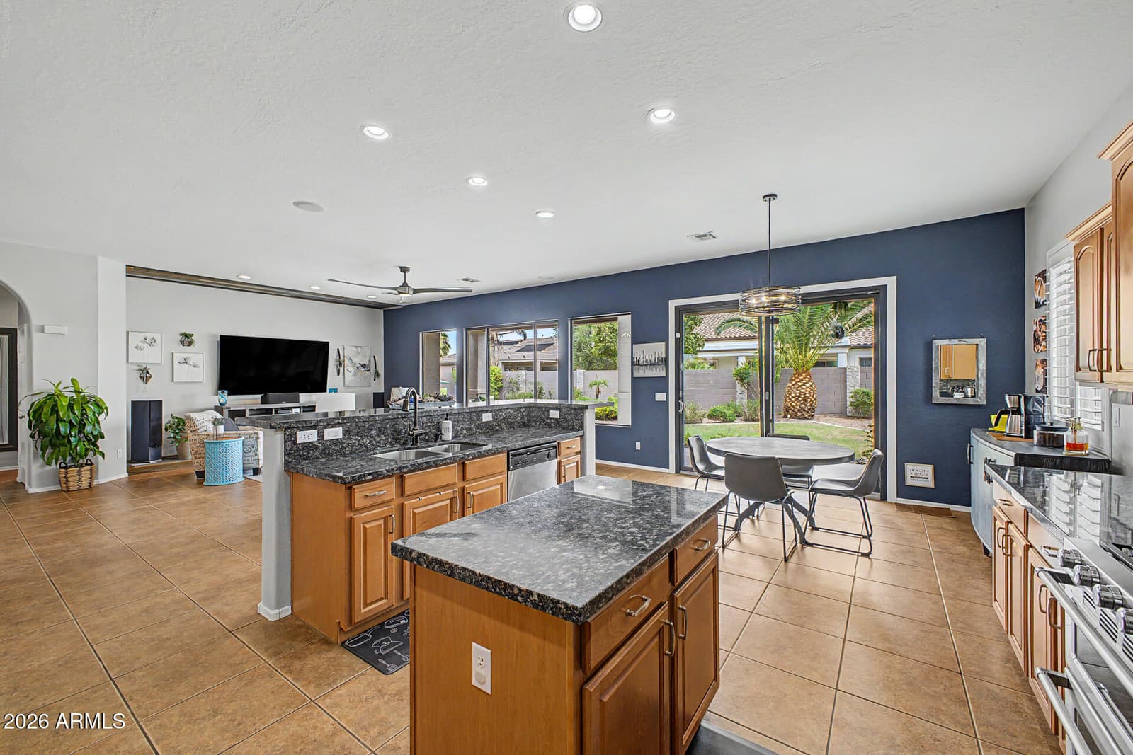 2972 E WINGED FOOT Drive, Chandler, AZ 85249 — photo 10 of 28