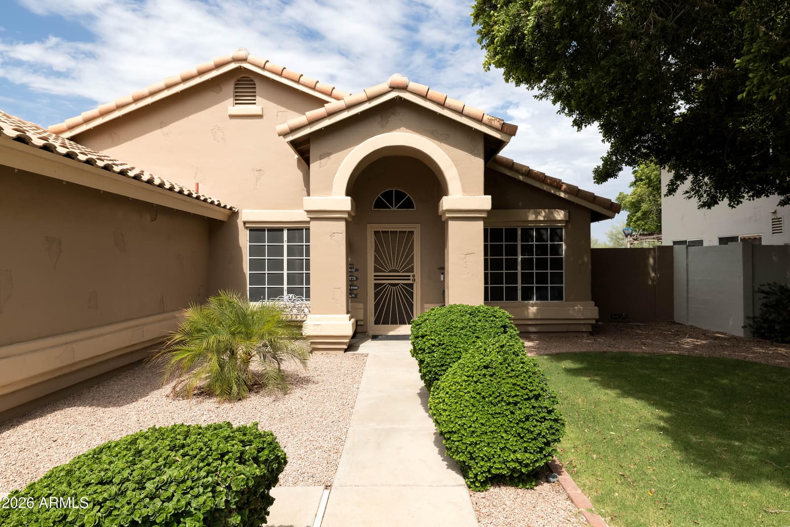 22418 N 74TH Lane, Glendale, AZ 85310 — photo 4 of 36