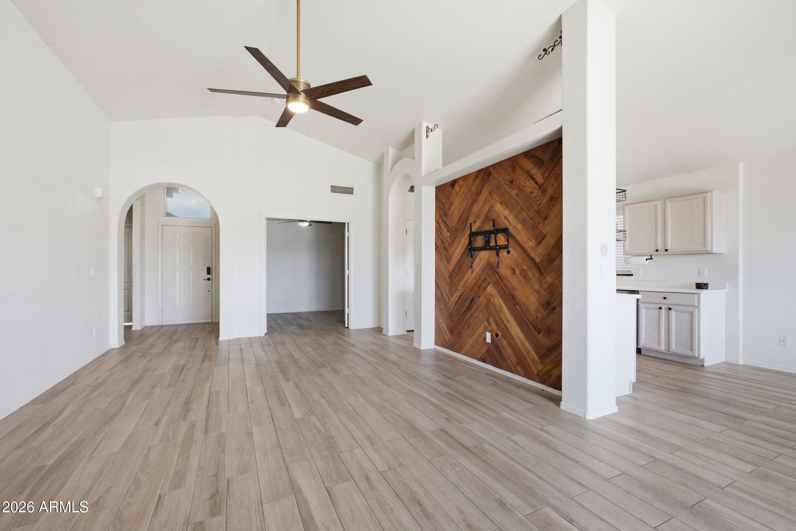 11615 W BRADSHAW MOUNTAIN Court, Surprise, AZ 85378 — photo 4 of 37