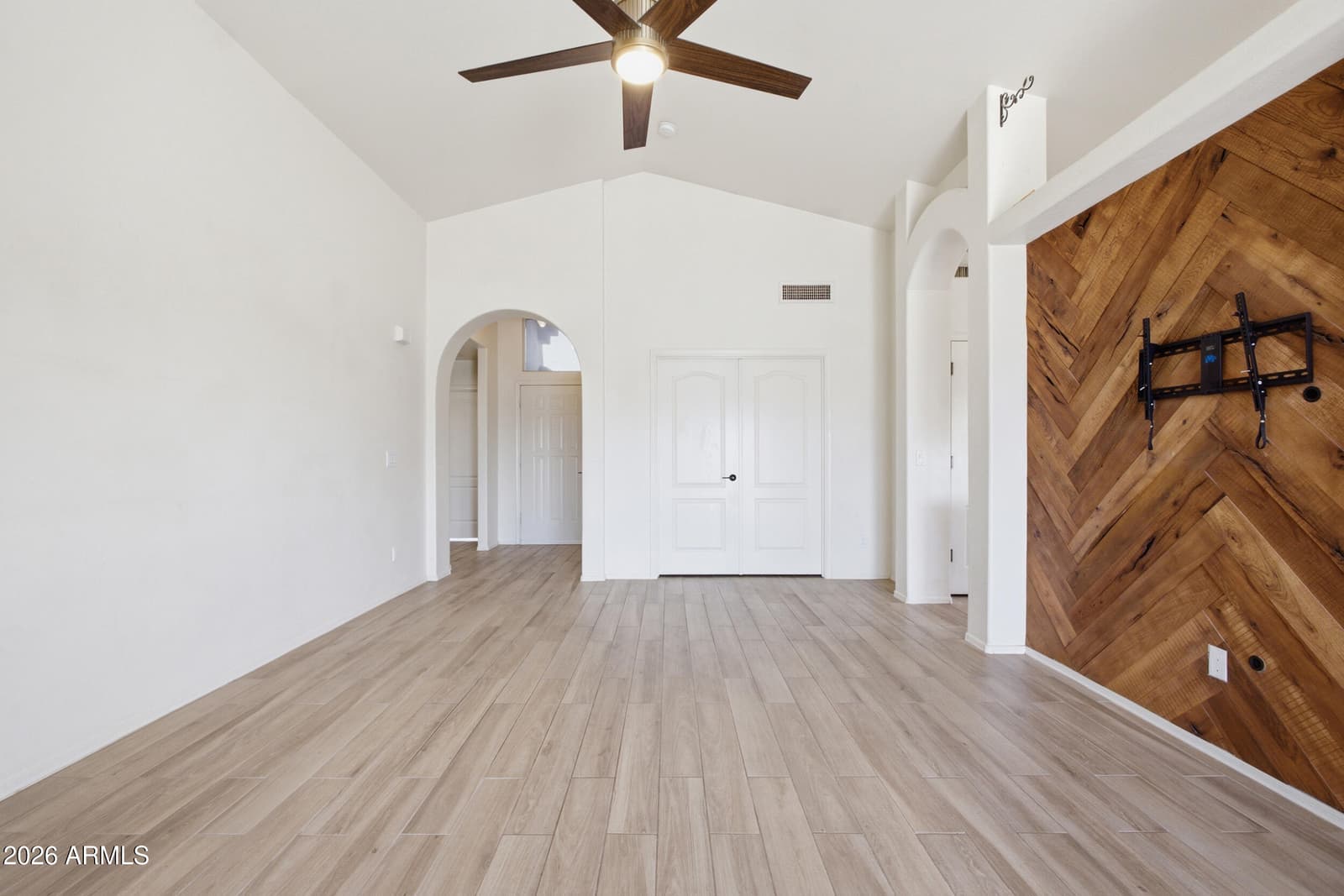 11615 W BRADSHAW MOUNTAIN Court, Surprise, AZ 85378 — photo 6 of 37