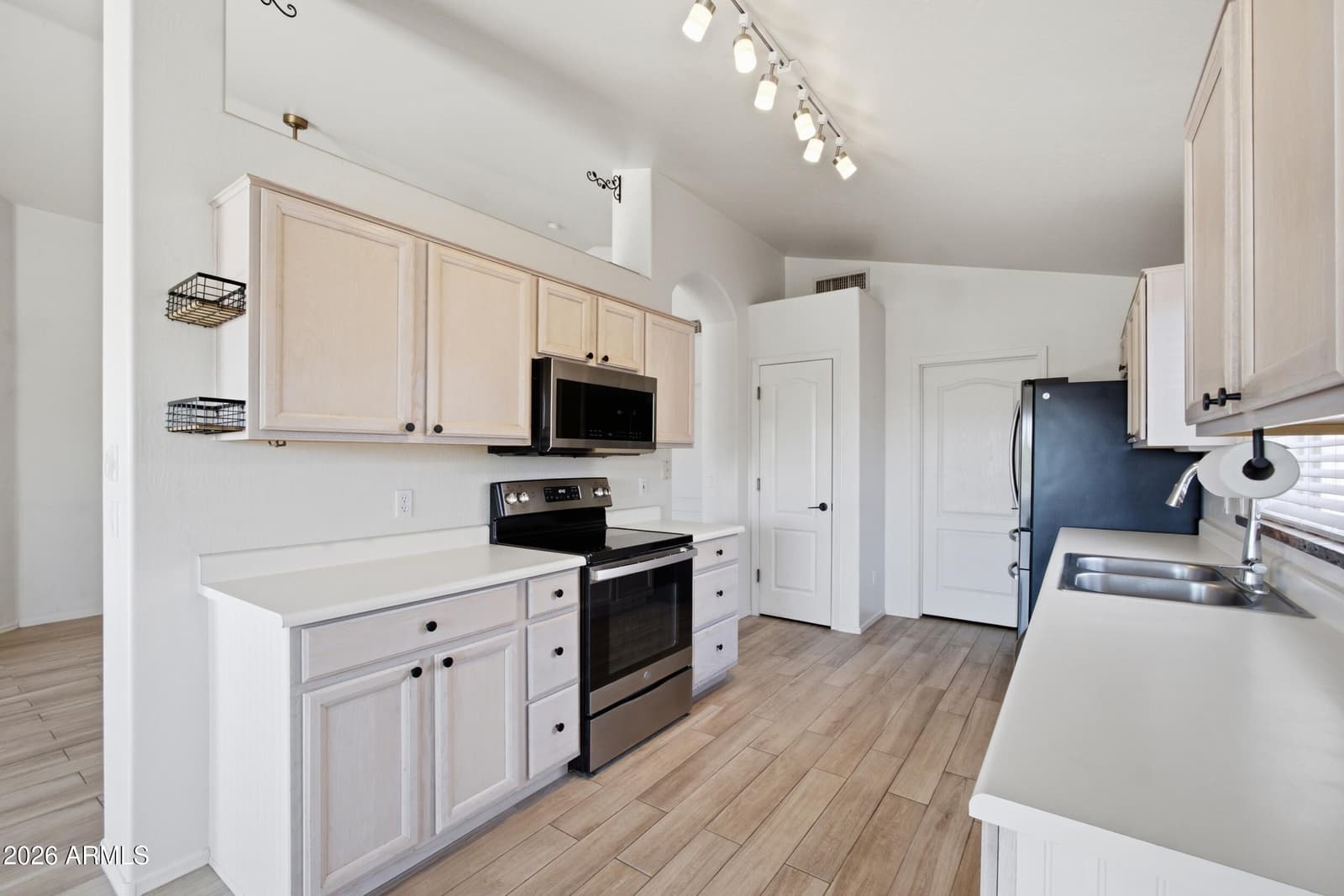 11615 W BRADSHAW MOUNTAIN Court, Surprise, AZ 85378 — photo 11 of 37