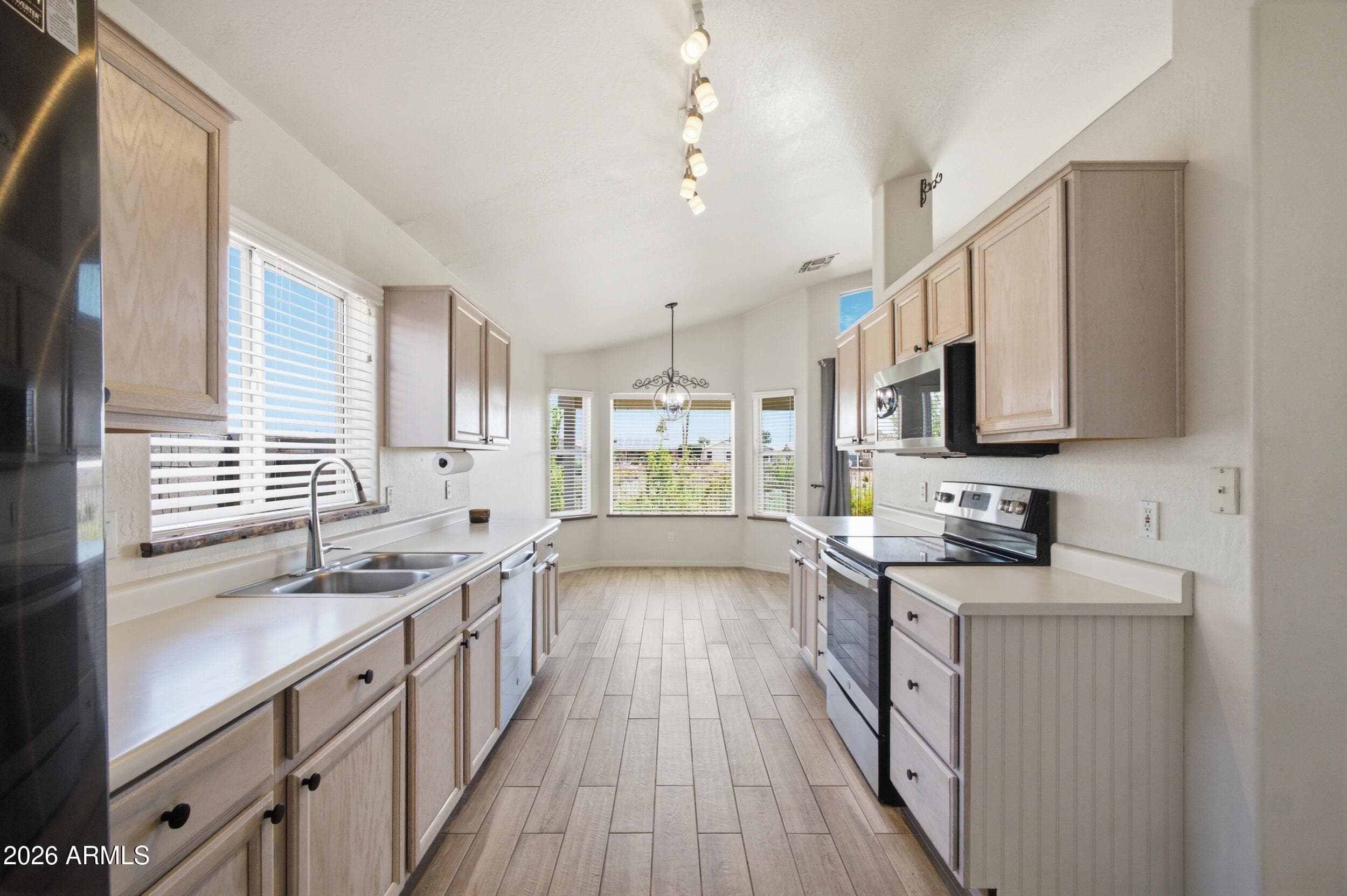11615 W BRADSHAW MOUNTAIN Court, Surprise, AZ 85378 — photo 12 of 37