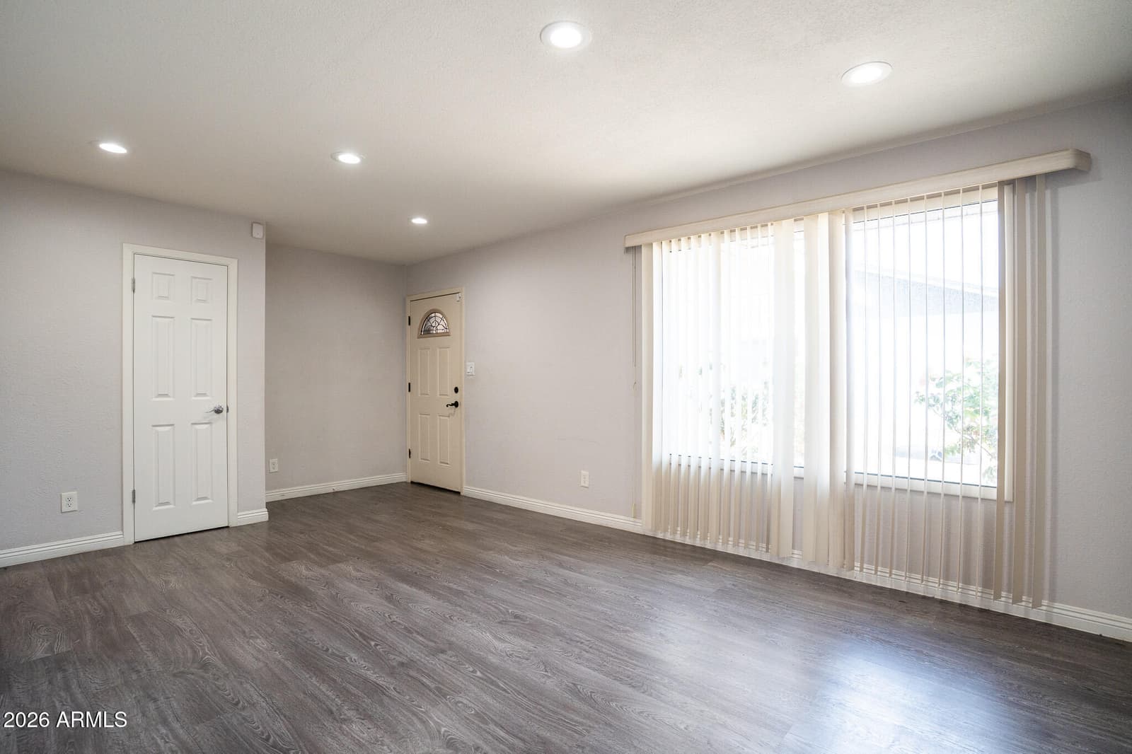 3844 W LUPINE Avenue, Phoenix, AZ 85029 — photo 4 of 33
