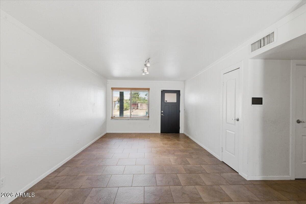 1433 E WINDSOR Avenue, Phoenix, AZ 85006 — photo 4 of 29