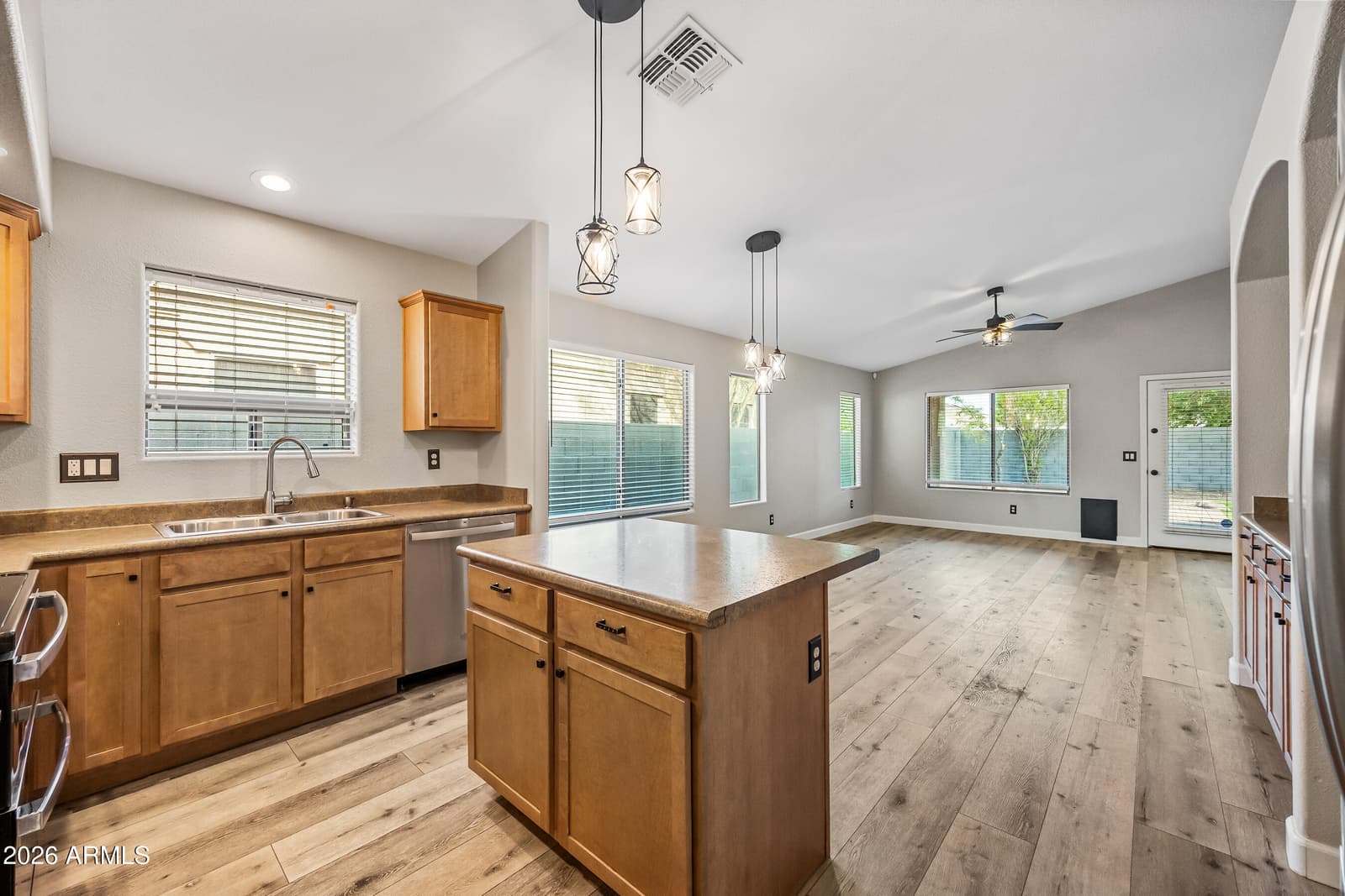 9859 W QUAIL Avenue, Peoria, AZ 85383 — photo 14 of 35