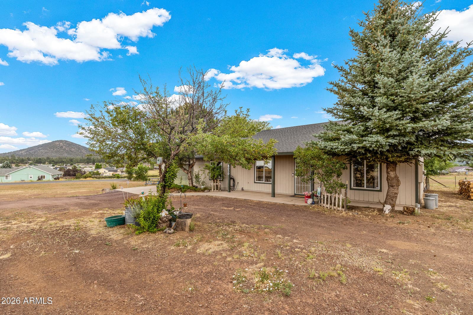 8030 APRIL Drive, Flagstaff, AZ 86004 — photo 5 of 53