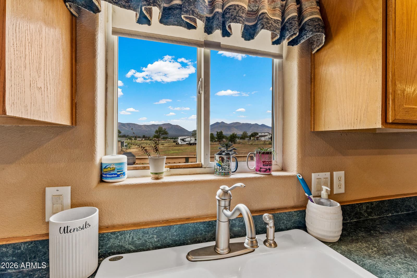 8030 APRIL Drive, Flagstaff, AZ 86004 — photo 13 of 53
