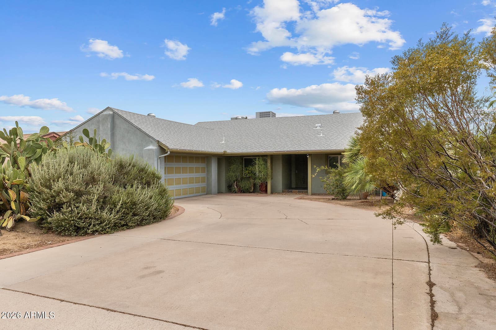 2745 E LARKSPUR Drive, Phoenix, AZ 85032 — photo 1 of 45