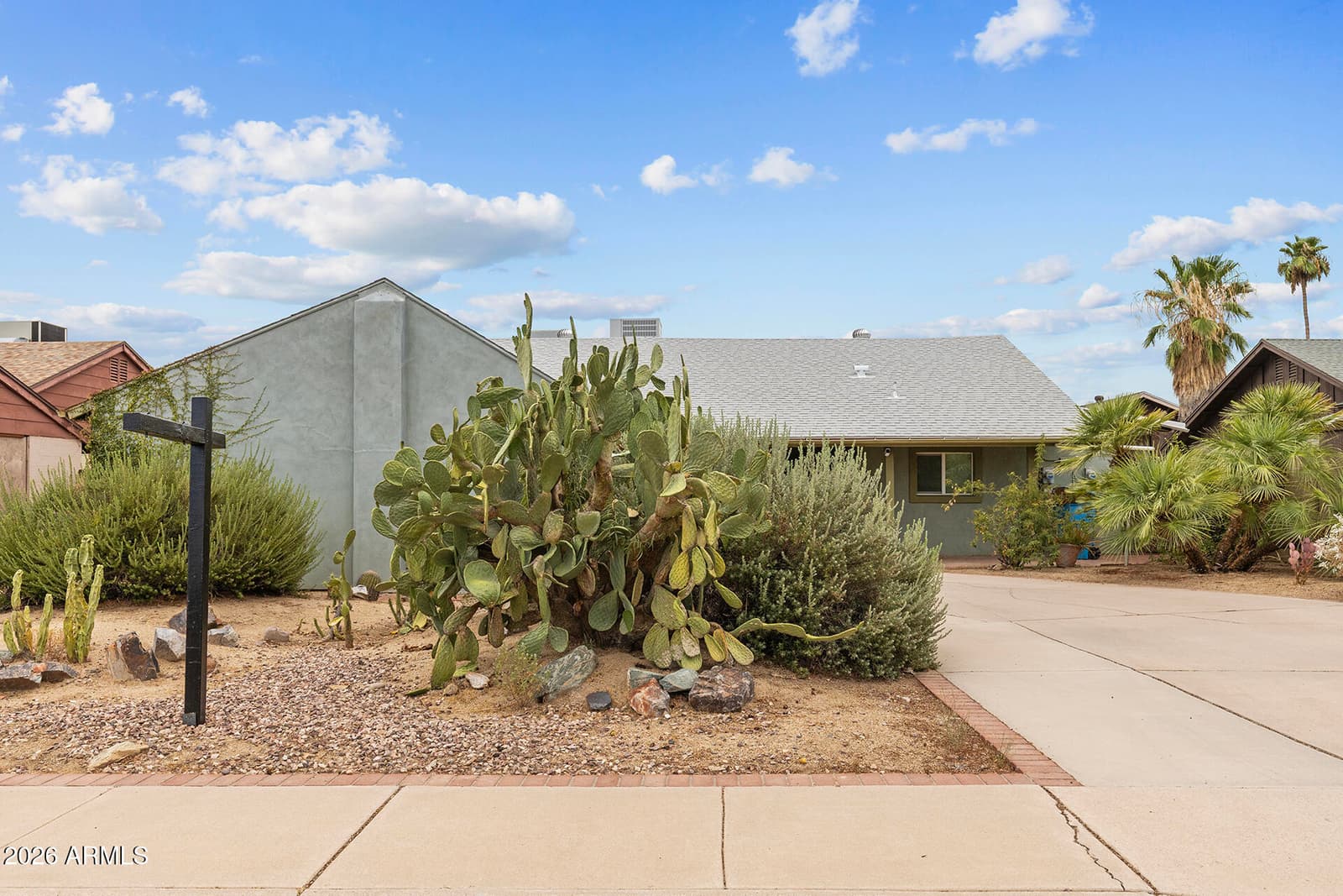 2745 E LARKSPUR Drive, Phoenix, AZ 85032 — photo 5 of 45