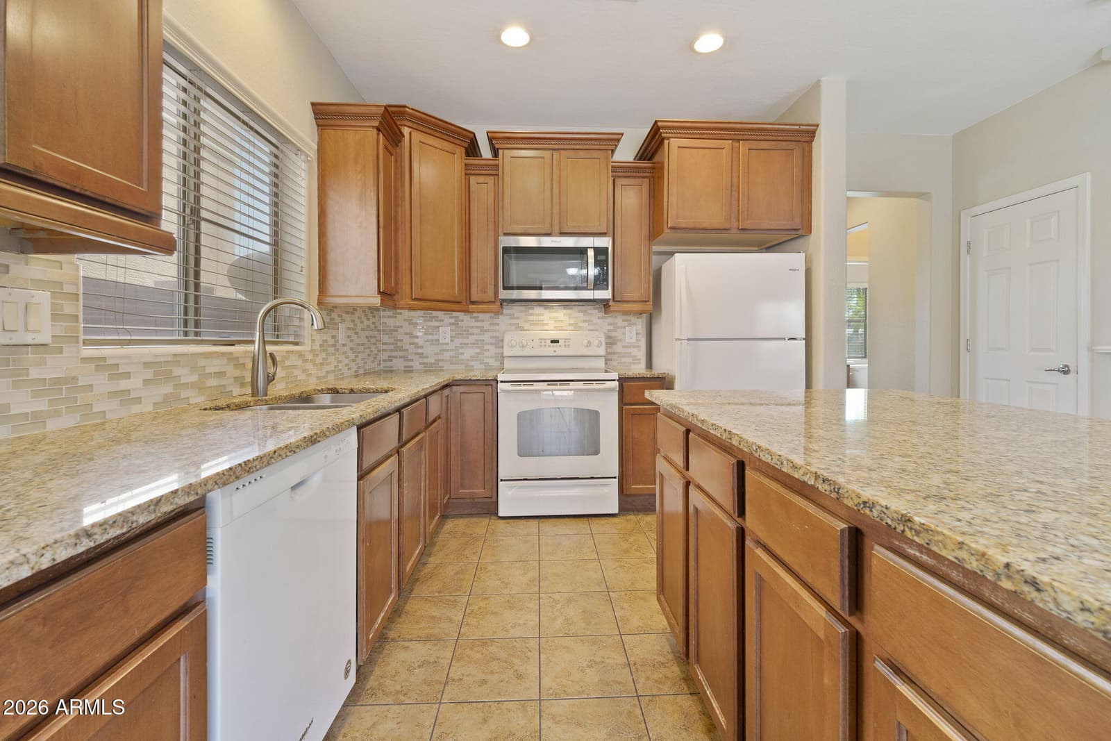 428 N CITRUS Lane, Gilbert, AZ 85234 — photo 3 of 56