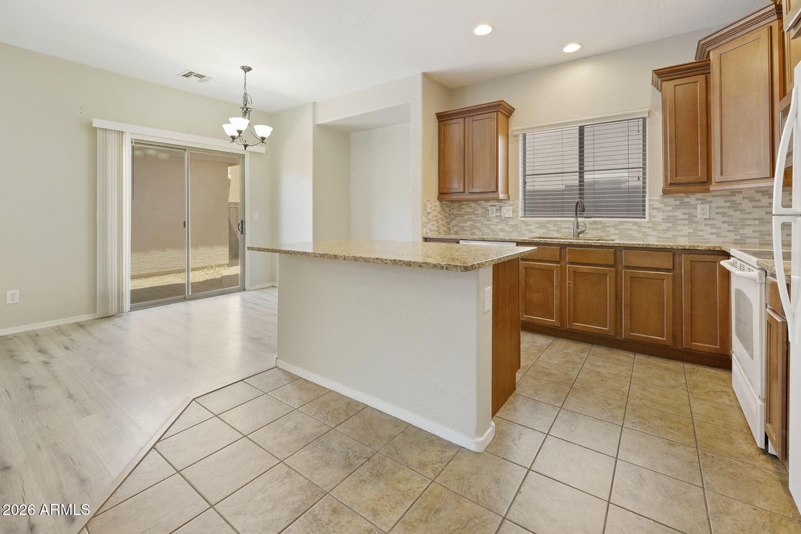 428 N CITRUS Lane, Gilbert, AZ 85234 — photo 5 of 56