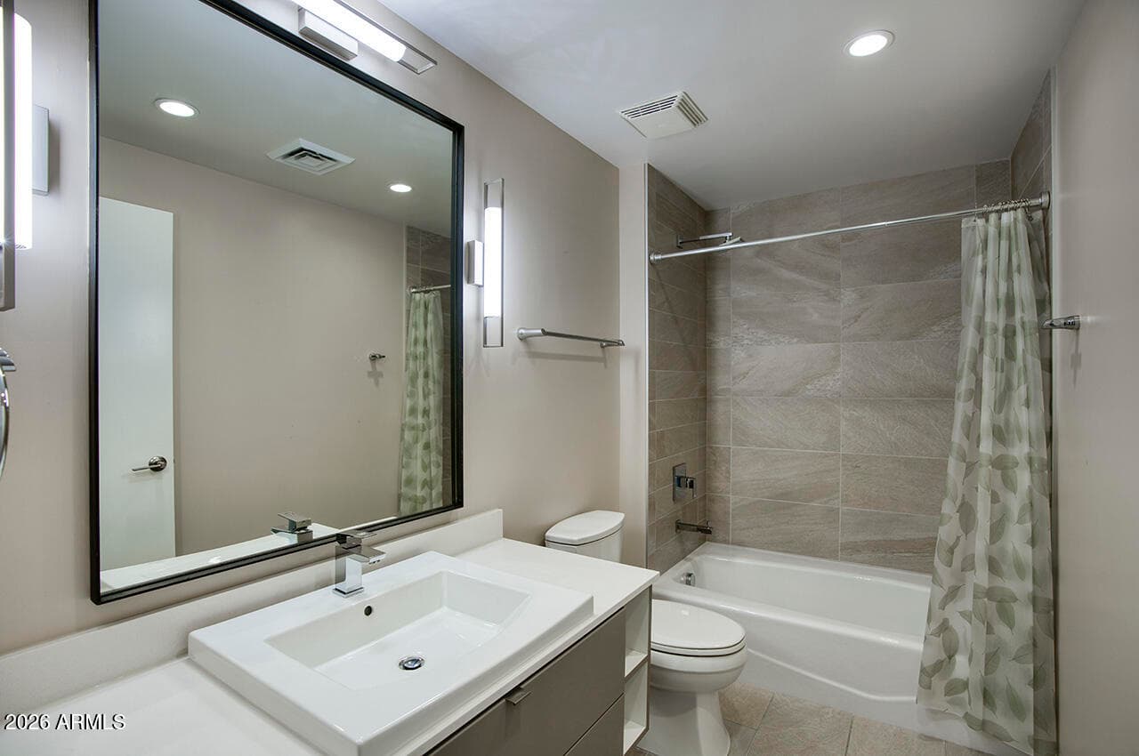 200 W PORTLAND Street 1113, Phoenix, AZ 85003 — photo 18 of 59