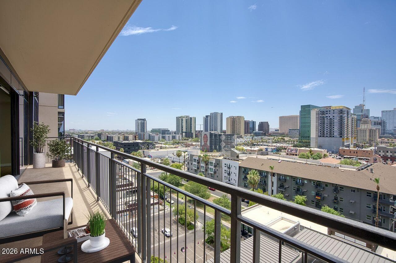 200 W PORTLAND Street 1113, Phoenix, AZ 85003 — photo 12 of 59