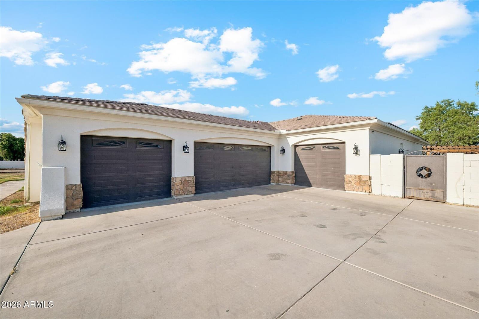 6905 S 219TH Drive, Buckeye, AZ 85326 — photo 7 of 84