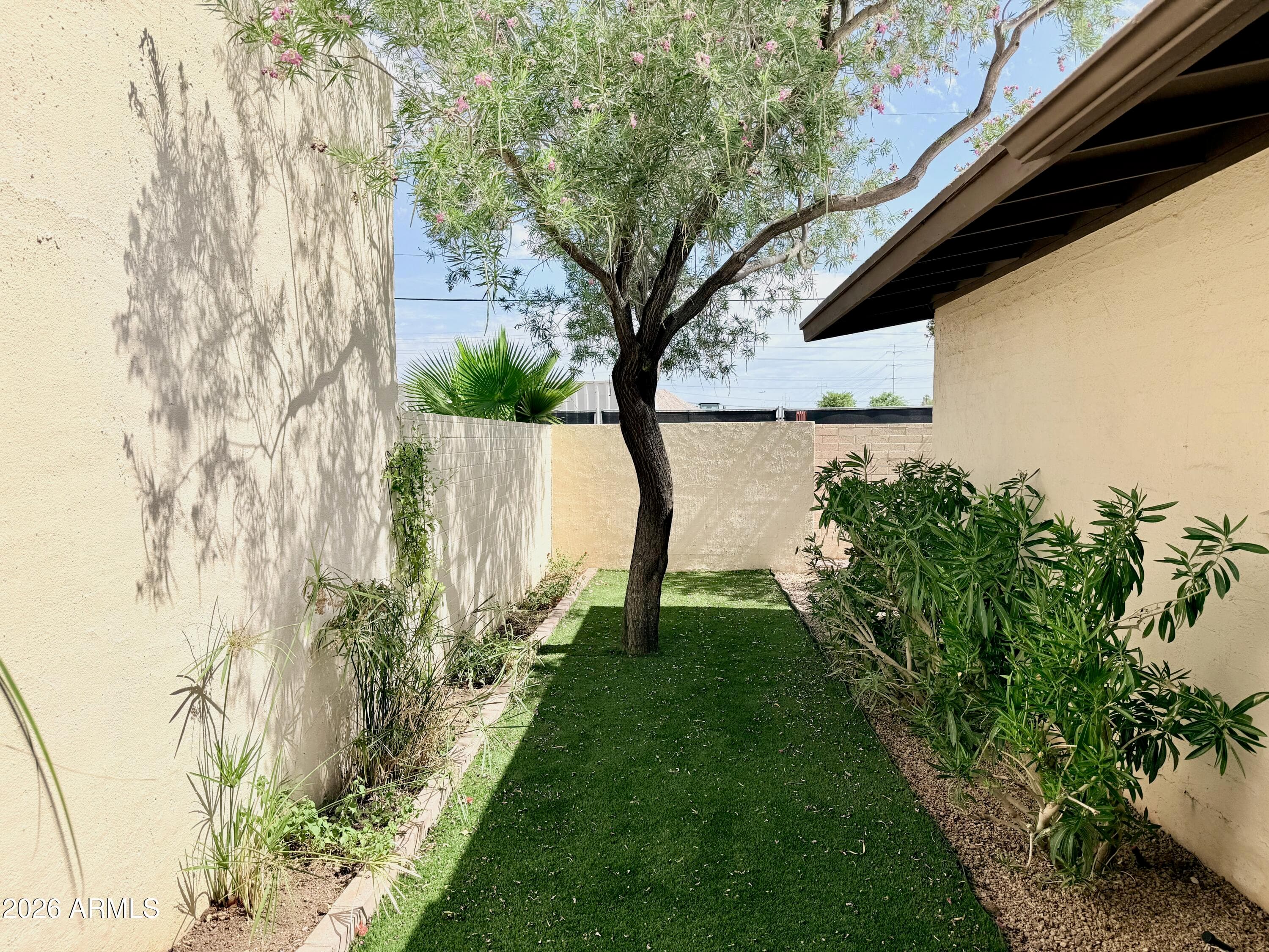 312 W LAGUNA Drive, Tempe, AZ 85282 — photo 18 of 30