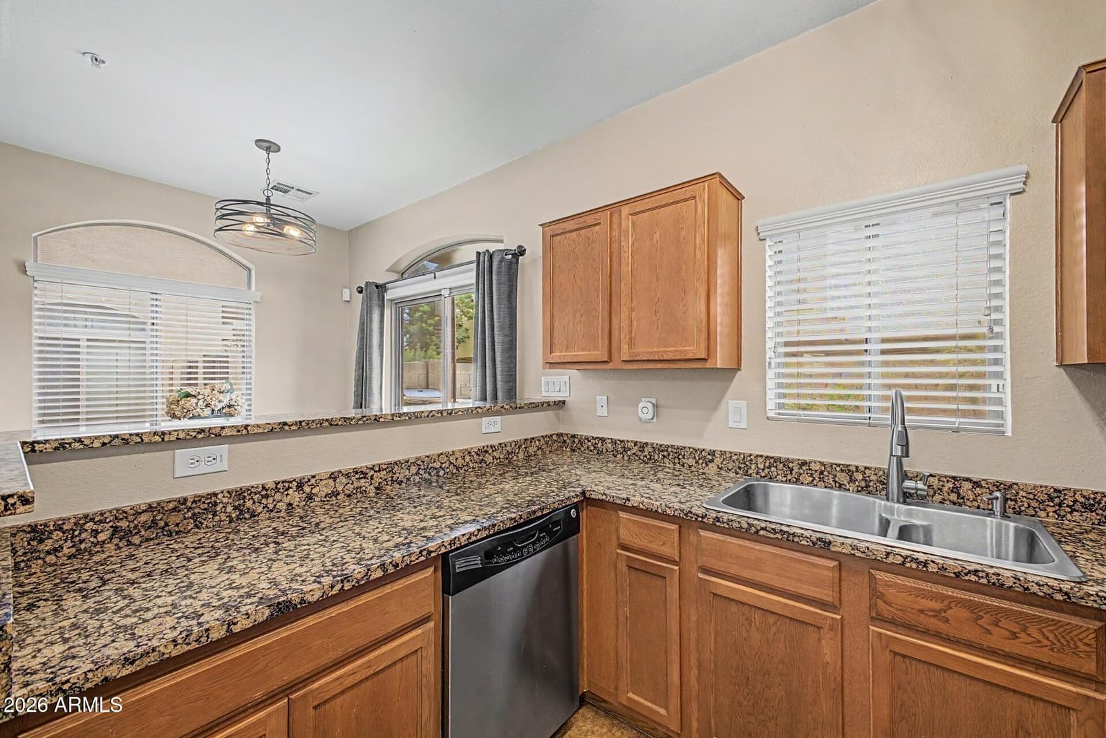 2725 E MINE CREEK Road 1028, Phoenix, AZ 85024 — photo 9 of 36