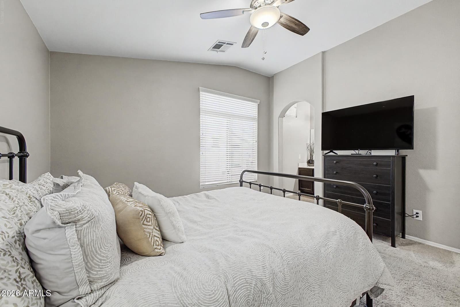 2725 E MINE CREEK Road 1028, Phoenix, AZ 85024 — photo 13 of 36