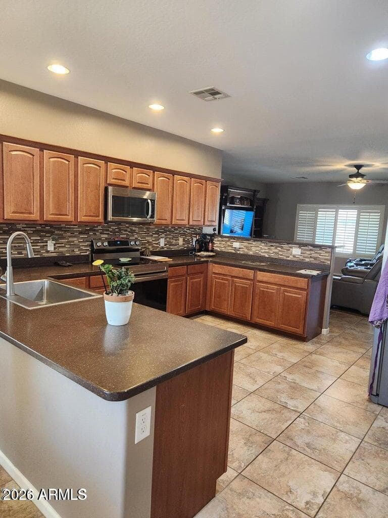 108 W Ridgeview Trail, Casa Grande, AZ 85122 — photo 3 of 12