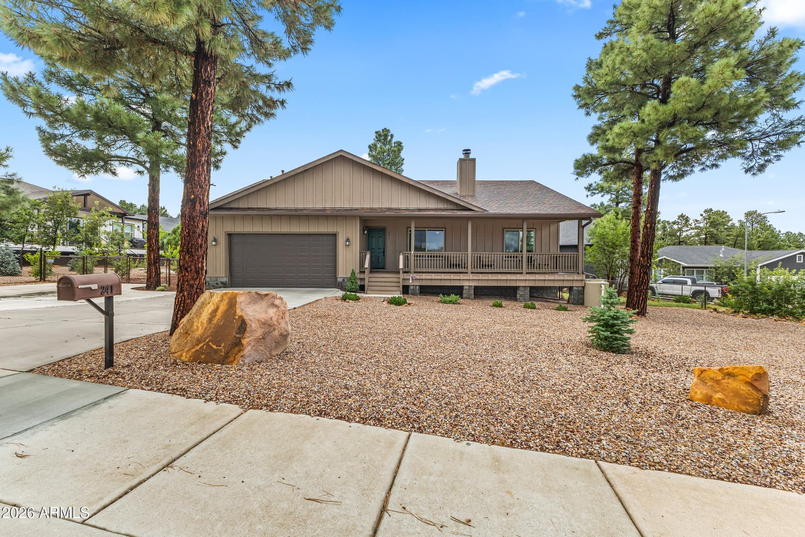 241 W OWENS Street, Show Low, AZ 85901 — photo 5 of 48