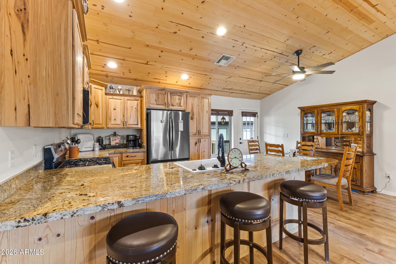 241 W OWENS Street, Show Low, AZ 85901 — photo 10 of 48