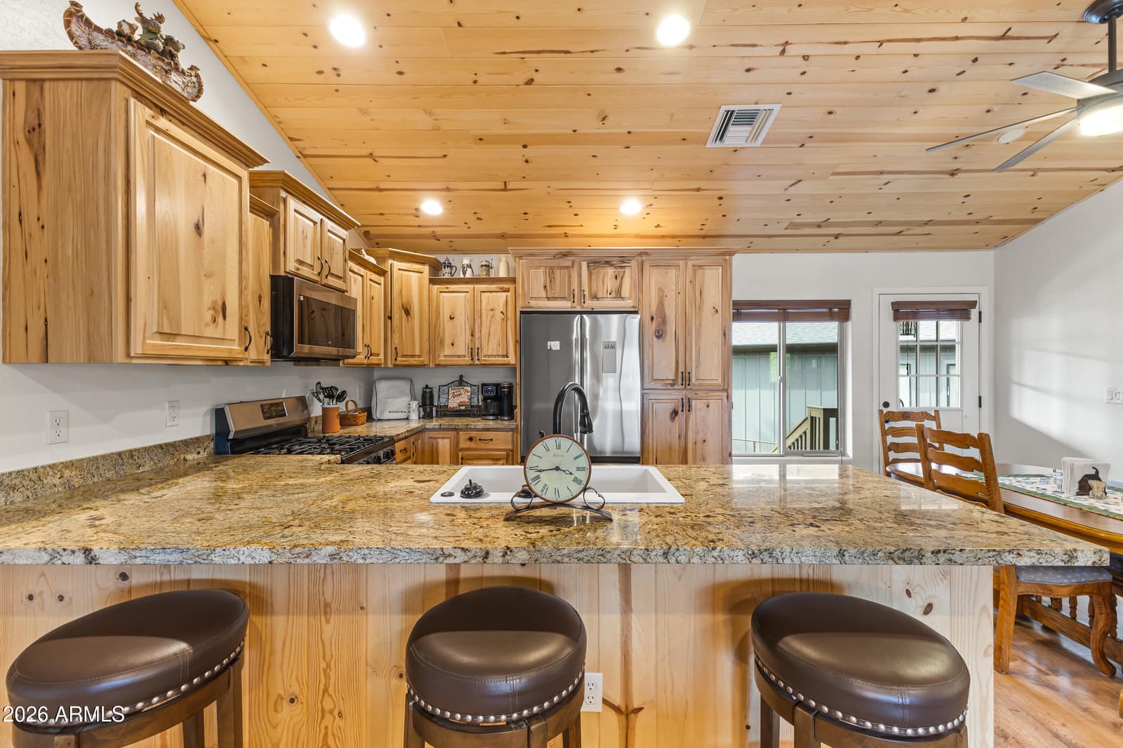 241 W OWENS Street, Show Low, AZ 85901 — photo 11 of 48