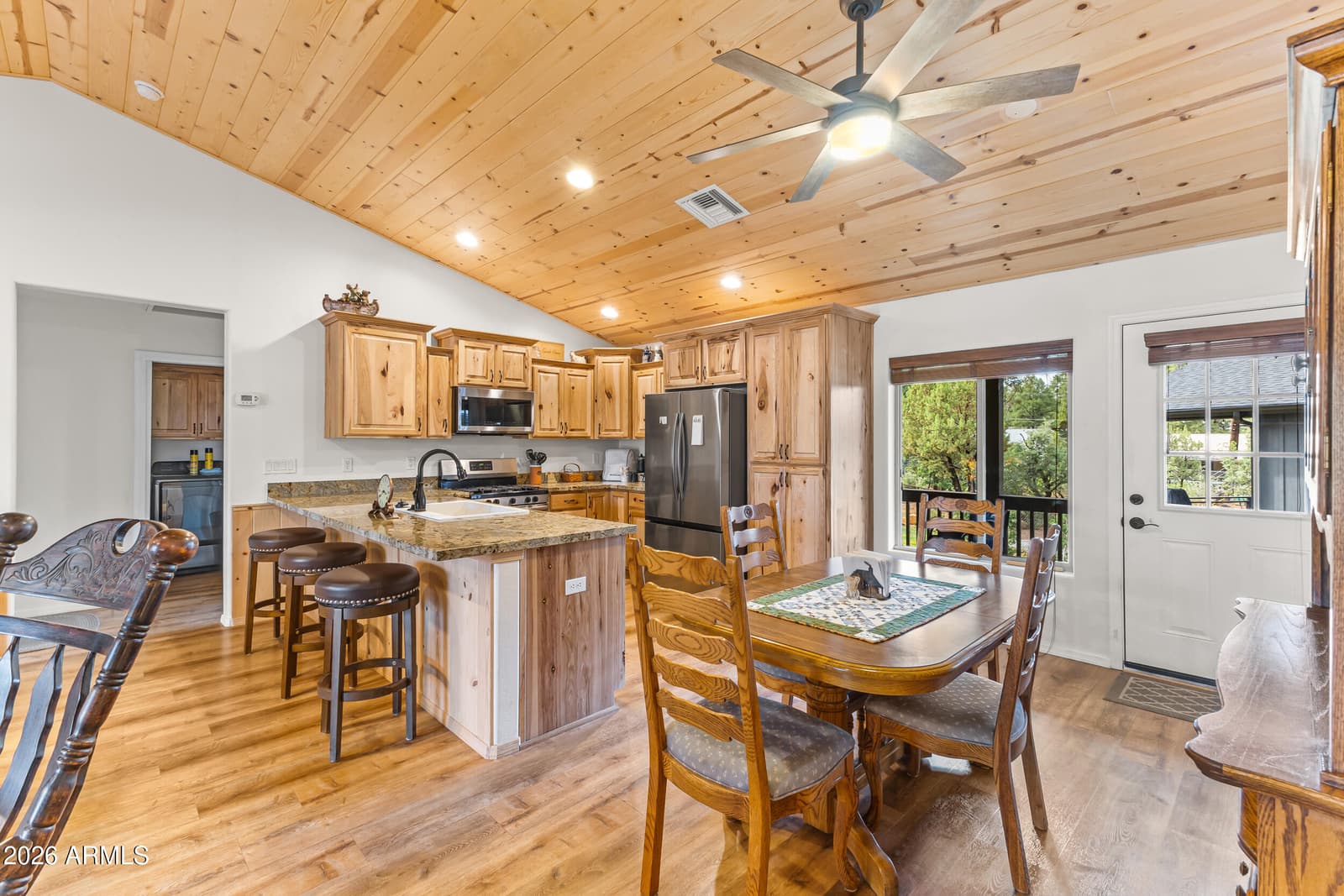 241 W OWENS Street, Show Low, AZ 85901 — photo 13 of 48