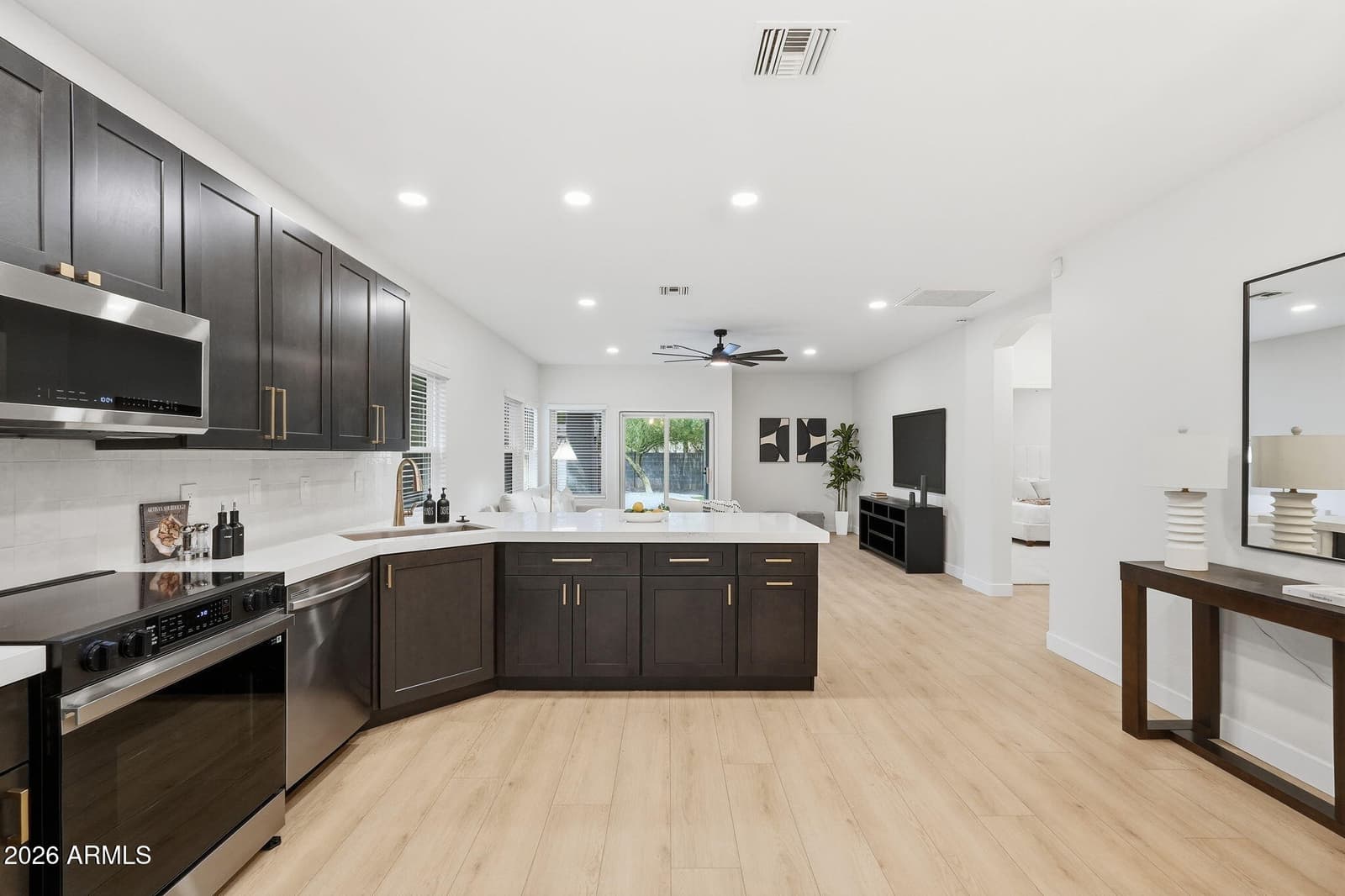 732 S PAUSTIAN Circle, Apache Junction, AZ 85120 — photo 15 of 46