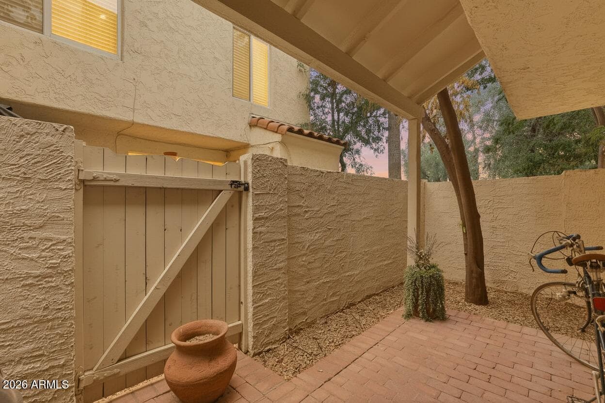 7301 E THORNWOOD Drive, Scottsdale, AZ 85251 — photo 15 of 20