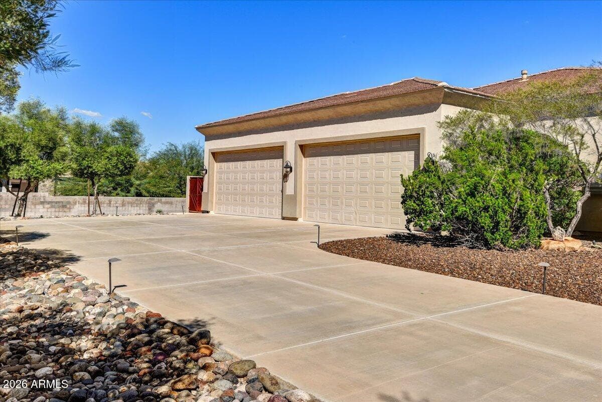 14 W SUMMERSET Drive, Phoenix, AZ 85085 — photo 28 of 33