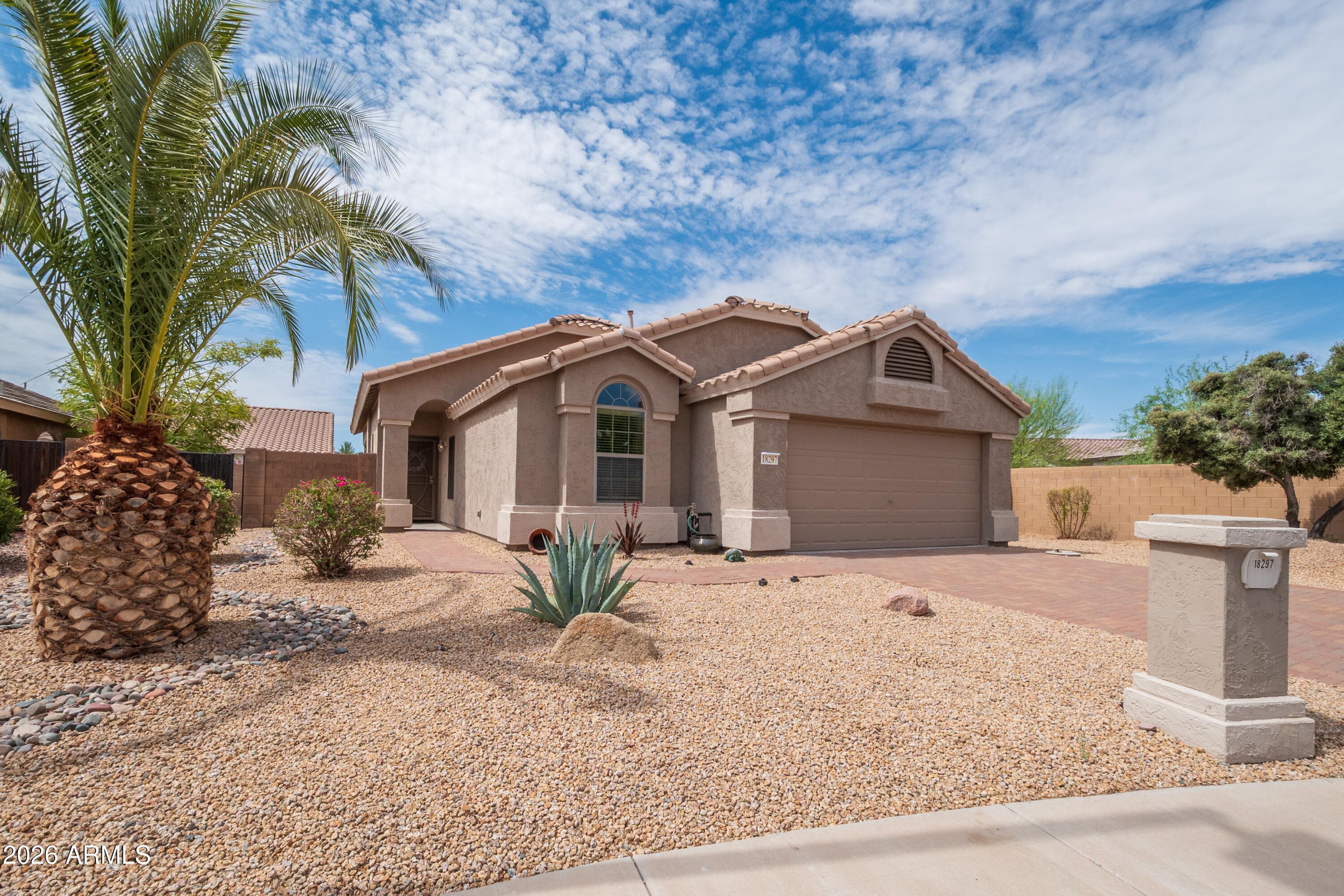 18297 W SPENCER Drive, Surprise, AZ 85374 — photo 8 of 44