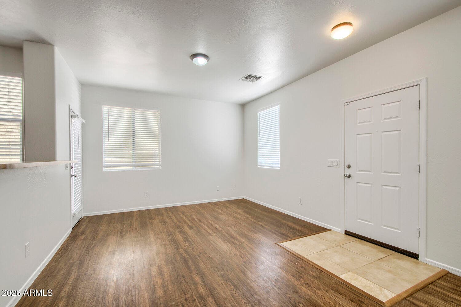 5211 W Warner St Street, Phoenix, AZ 85043 — photo 7 of 29