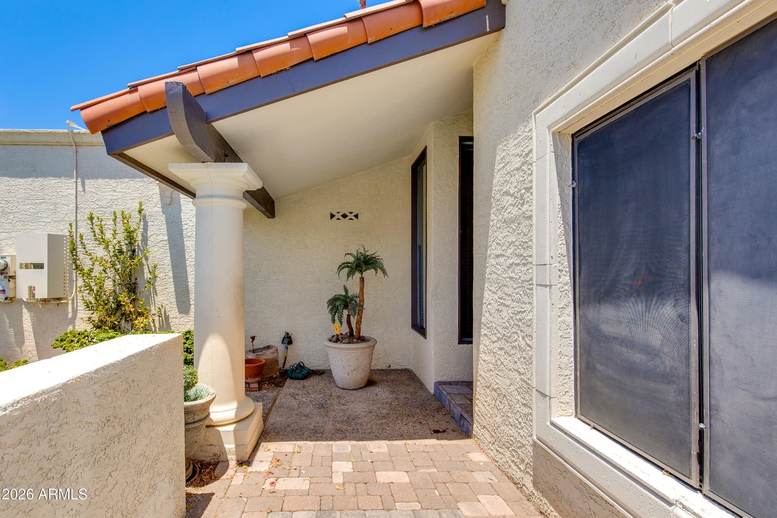 7263 N 6TH Way, Phoenix, AZ 85020 — photo 4 of 33