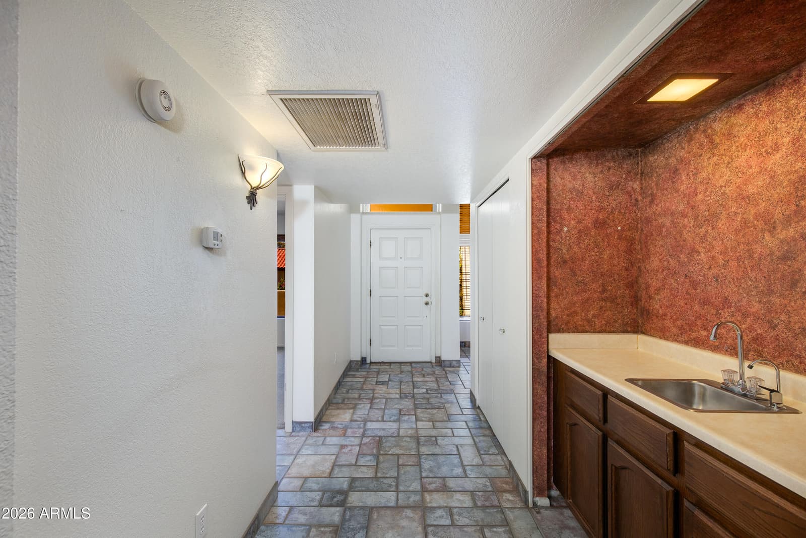 7263 N 6TH Way, Phoenix, AZ 85020 — photo 16 of 33