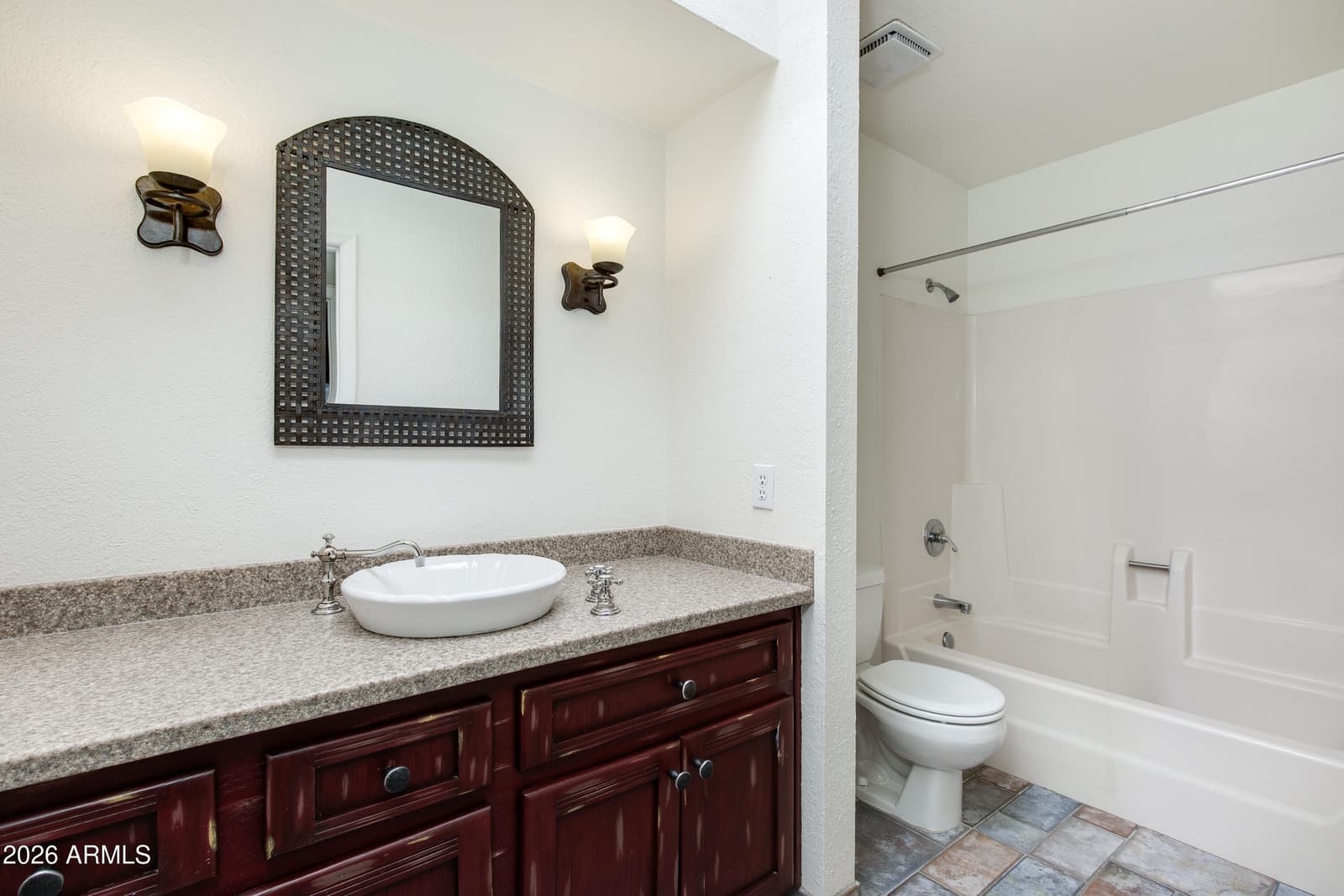 7263 N 6TH Way, Phoenix, AZ 85020 — photo 18 of 33