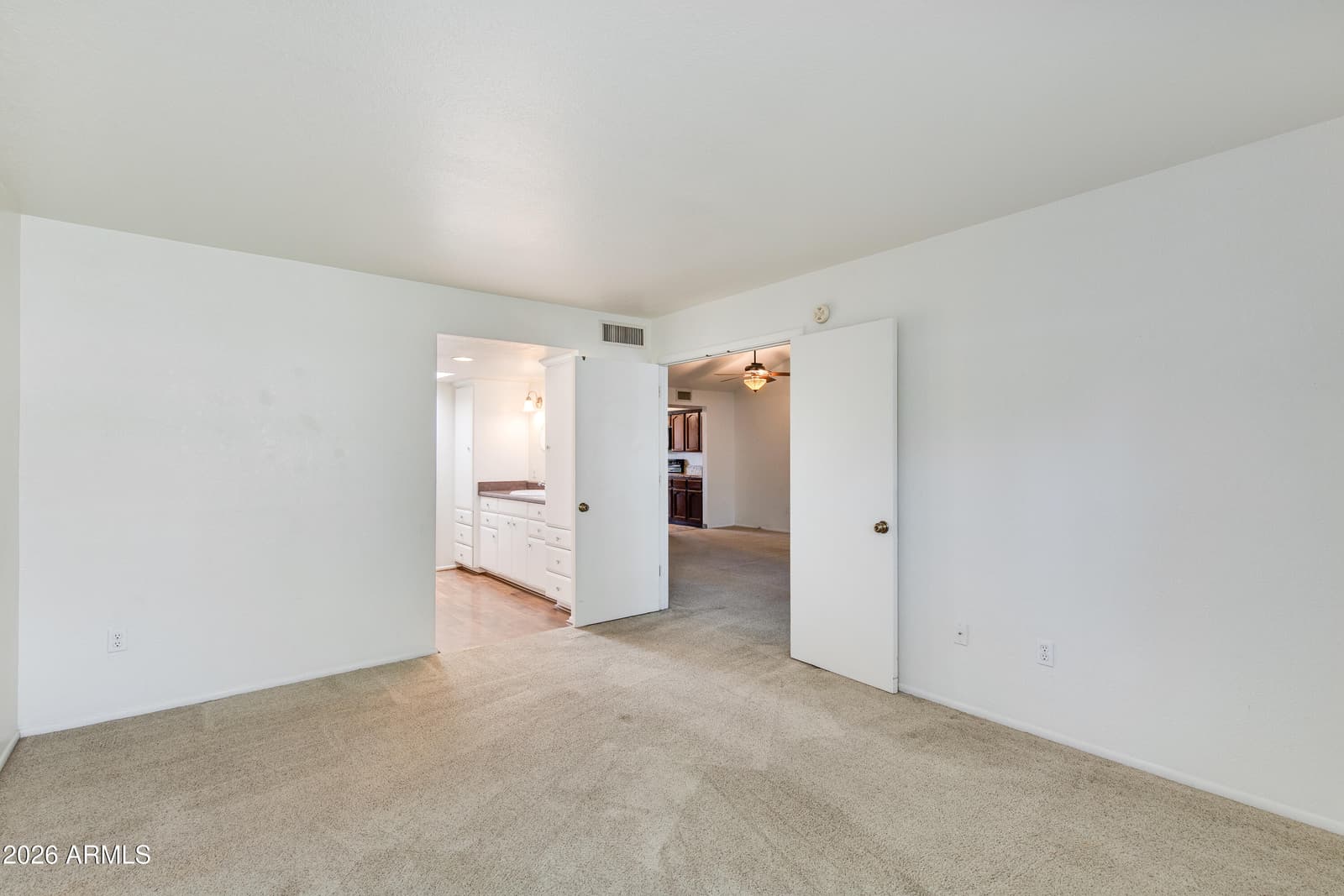 7263 N 6TH Way, Phoenix, AZ 85020 — photo 20 of 33