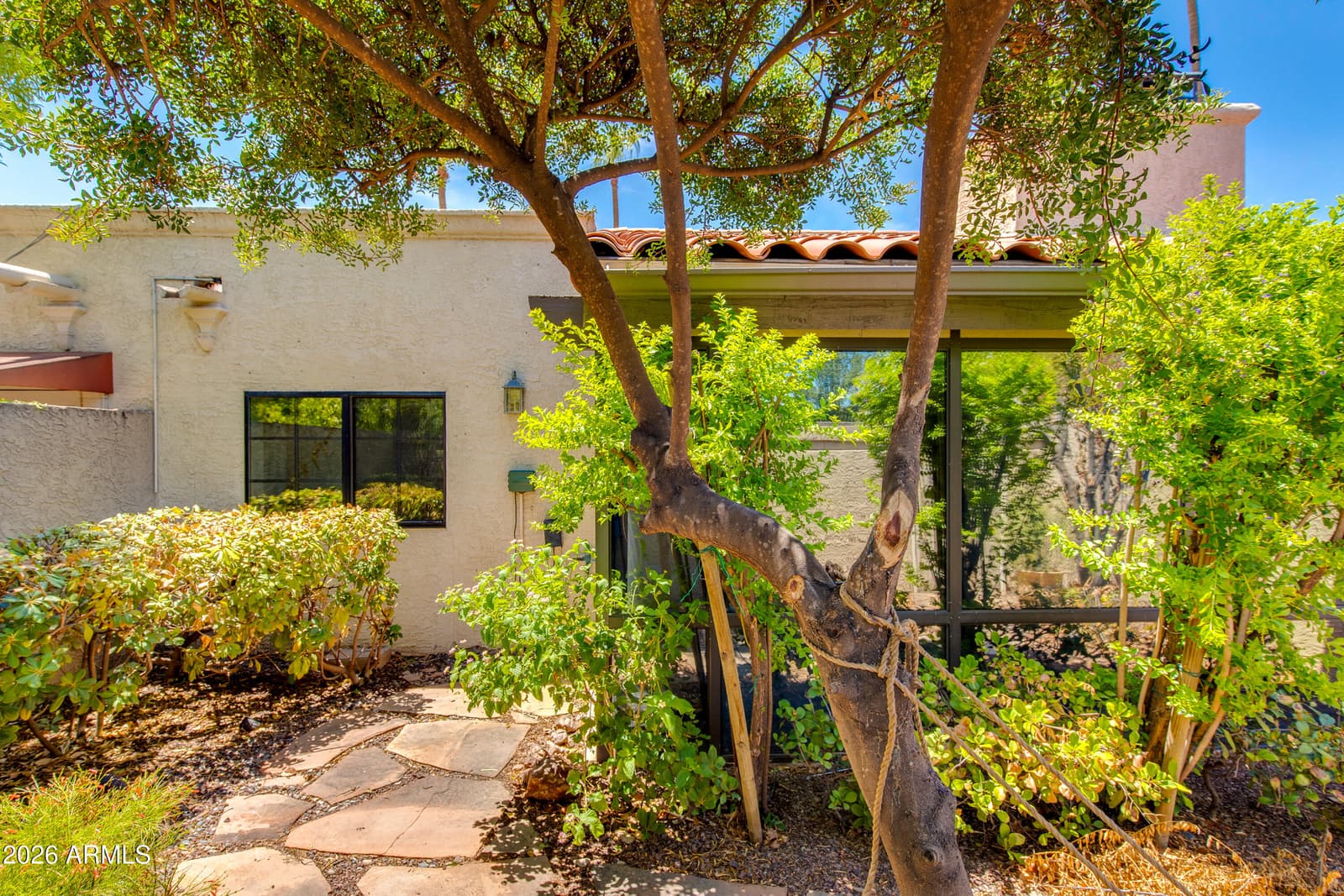 7263 N 6TH Way, Phoenix, AZ 85020 — photo 32 of 33