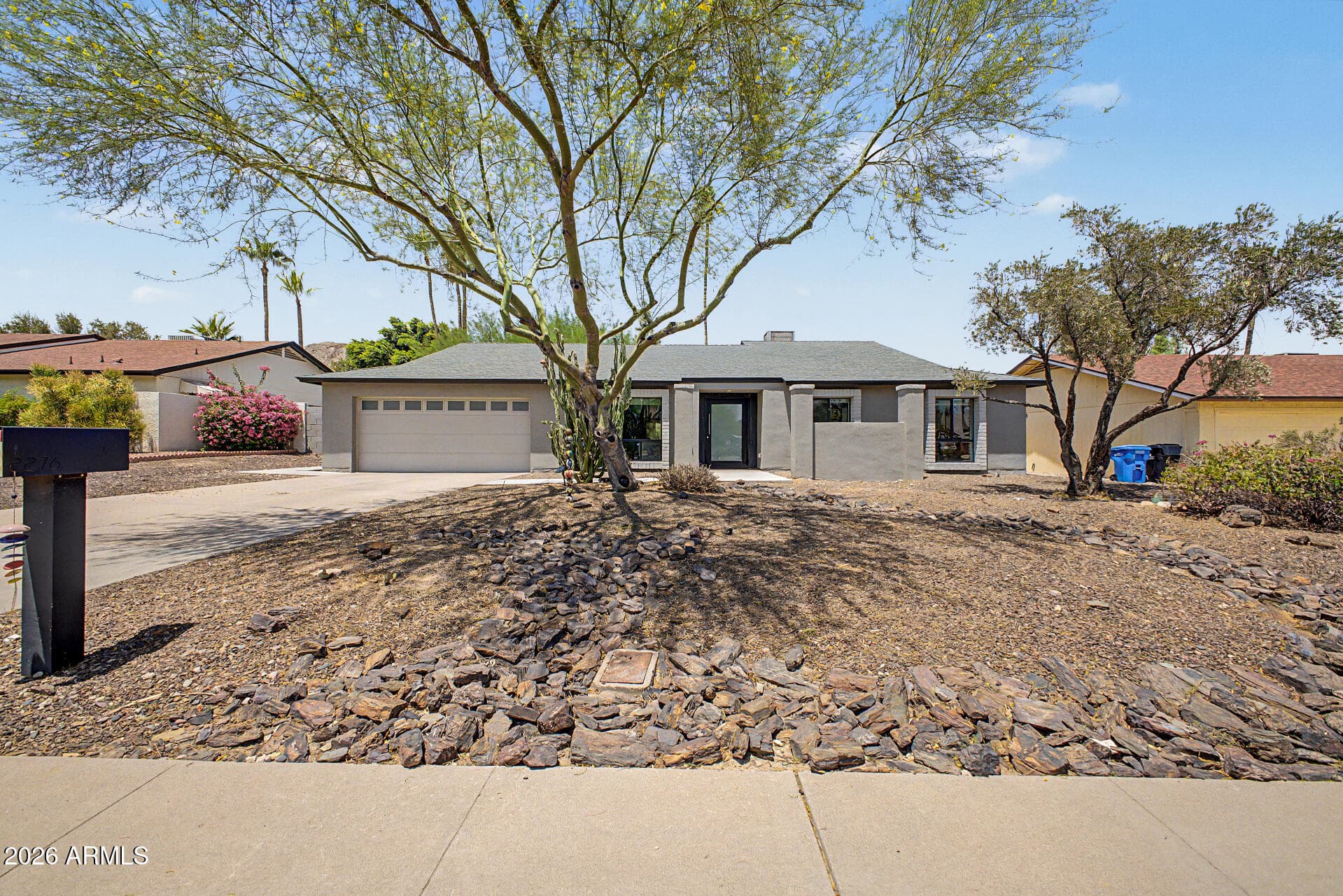 2276 E CHRISTY Drive, Phoenix, AZ 85028 — photo 2 of 43