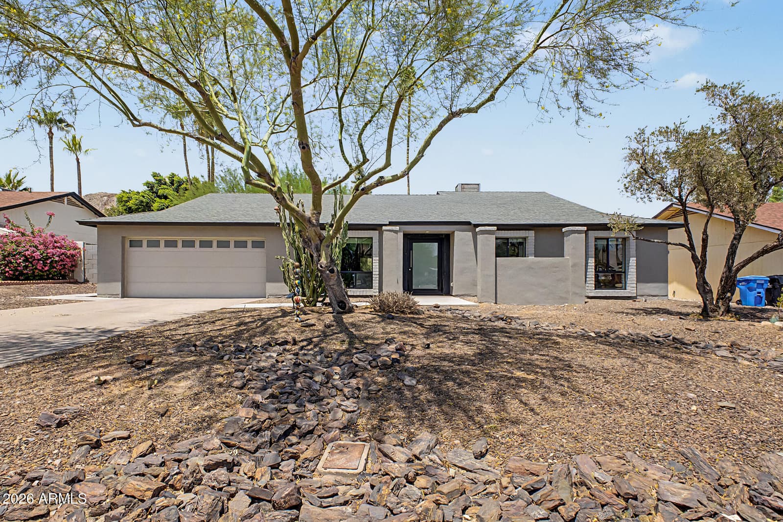 2276 E CHRISTY Drive, Phoenix, AZ 85028 — photo 3 of 43
