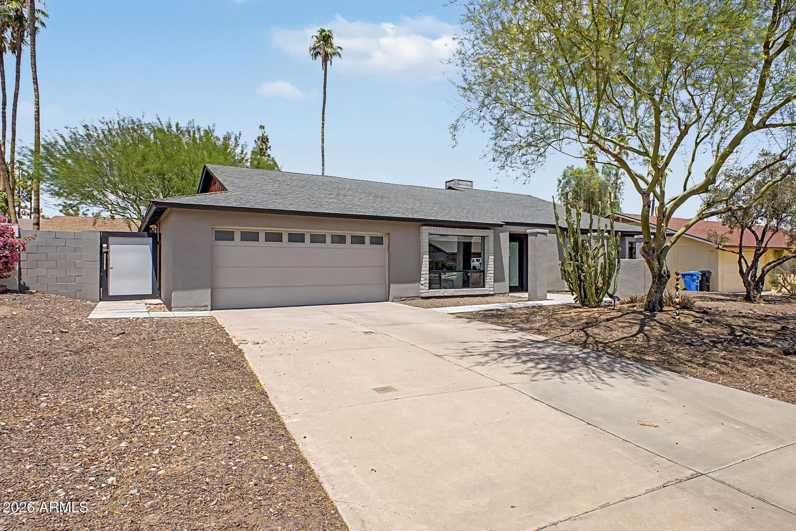 2276 E CHRISTY Drive, Phoenix, AZ 85028 — photo 5 of 43