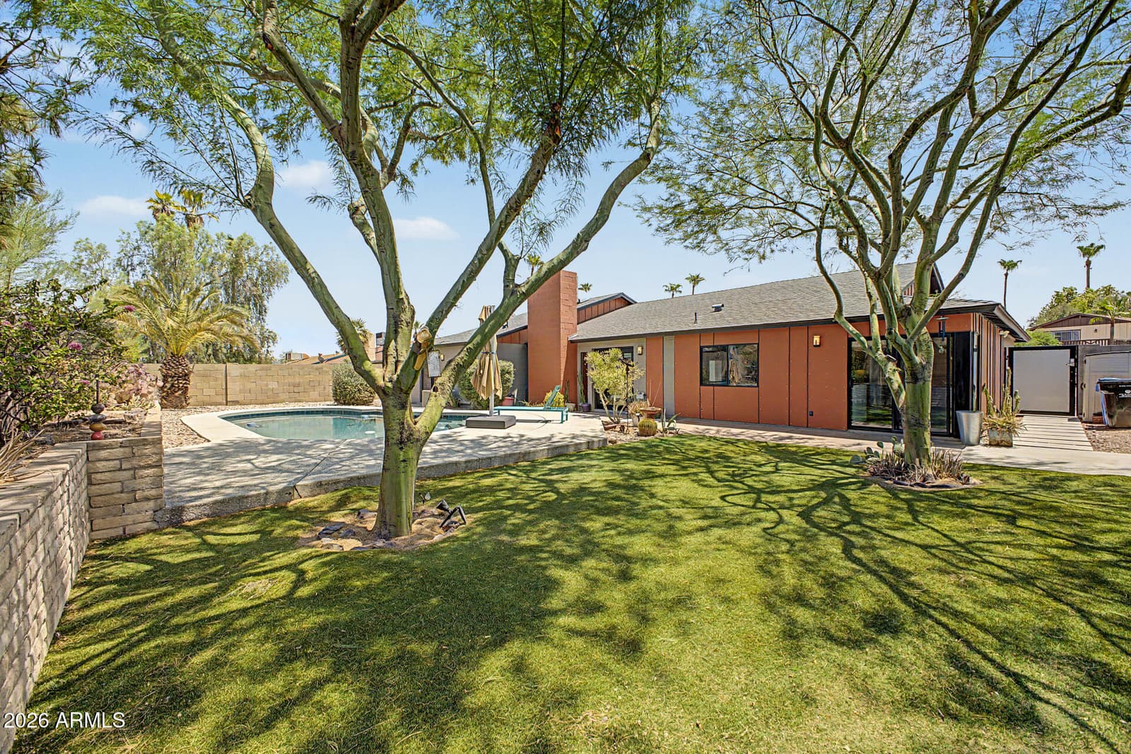 2276 E CHRISTY Drive, Phoenix, AZ 85028 — photo 31 of 43